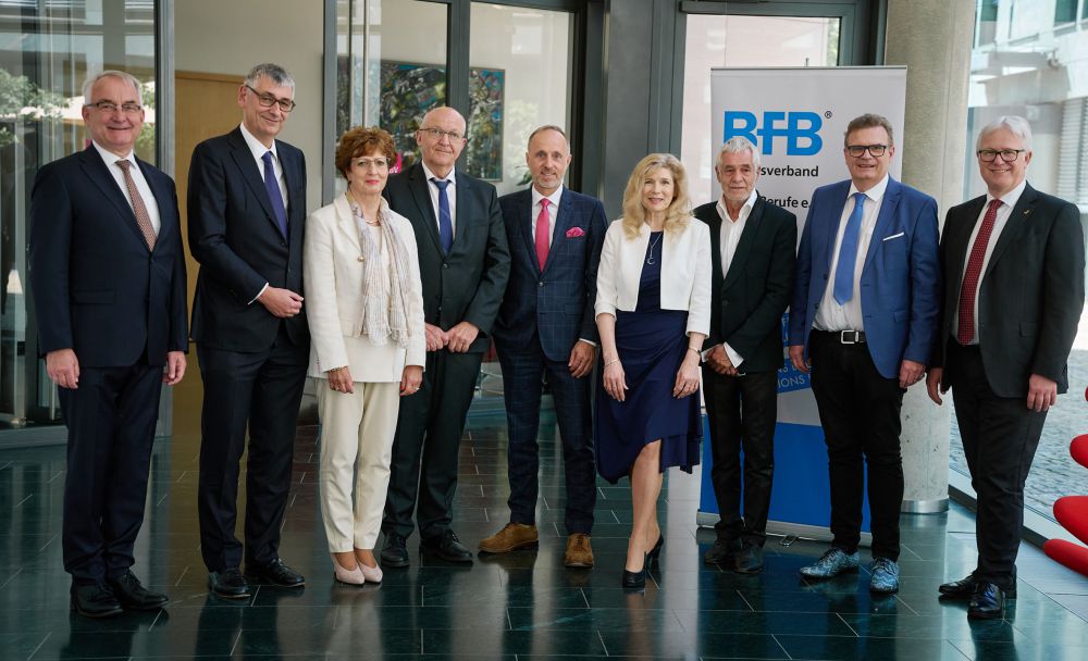 Prof. Dr. Christoph Benz, Präsident der Bundeszahnärztekammer als Vizepräsident des BFB gewählt