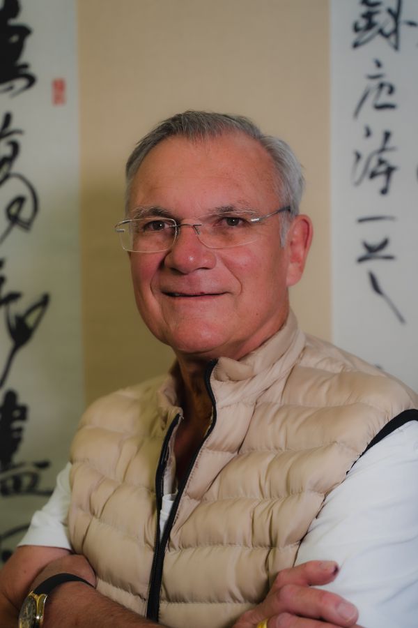 Dr. Michael Schmiz